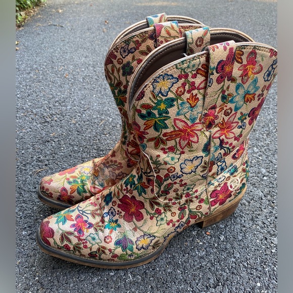 Women’s Roper Ingrid Floral Western Boot - Picture 6 of 14
